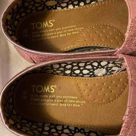 Baby pink Toms slip ons size 6 - Picture 4 of 4